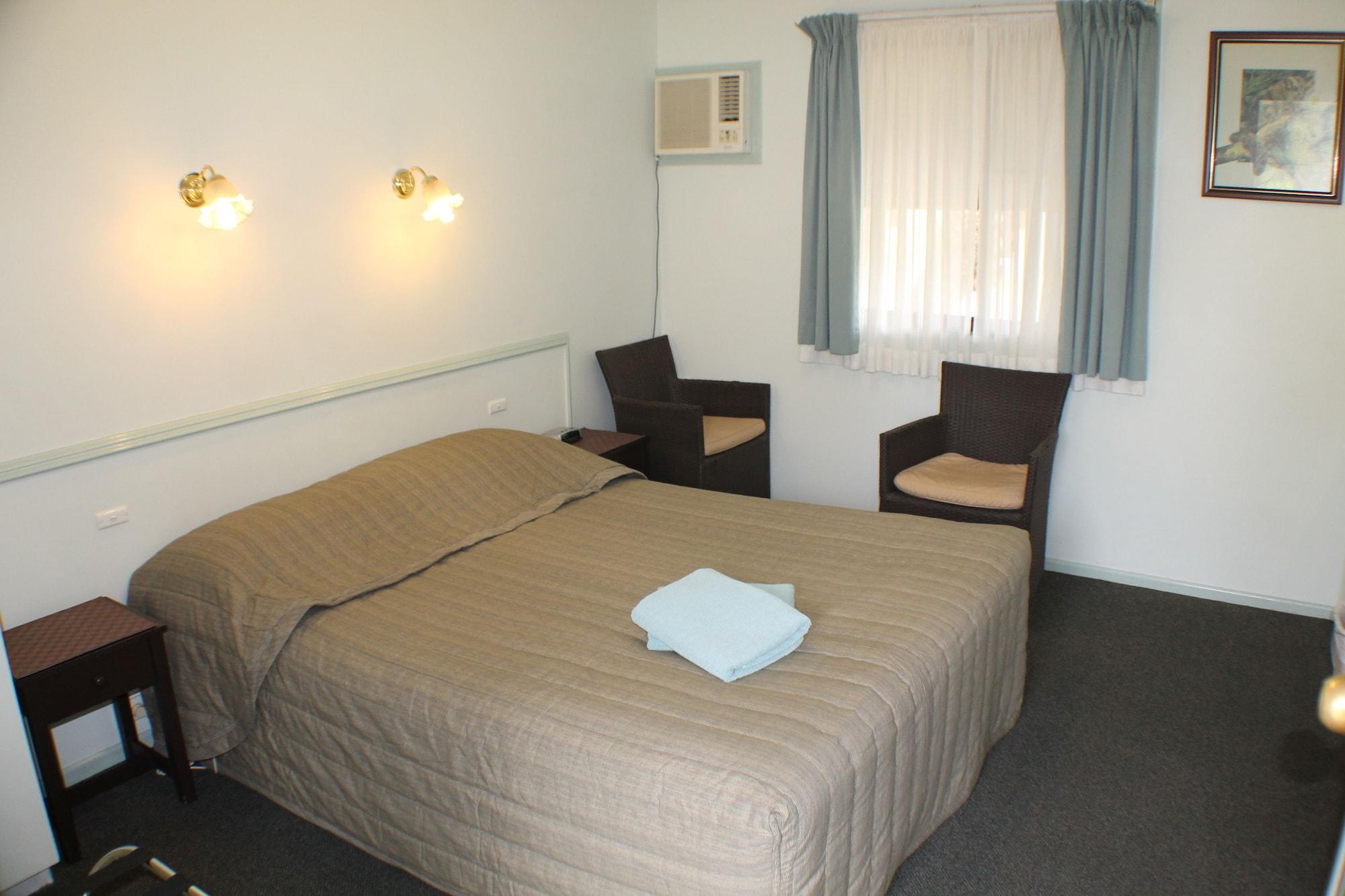 Lake Forbes Motel Extérieur photo