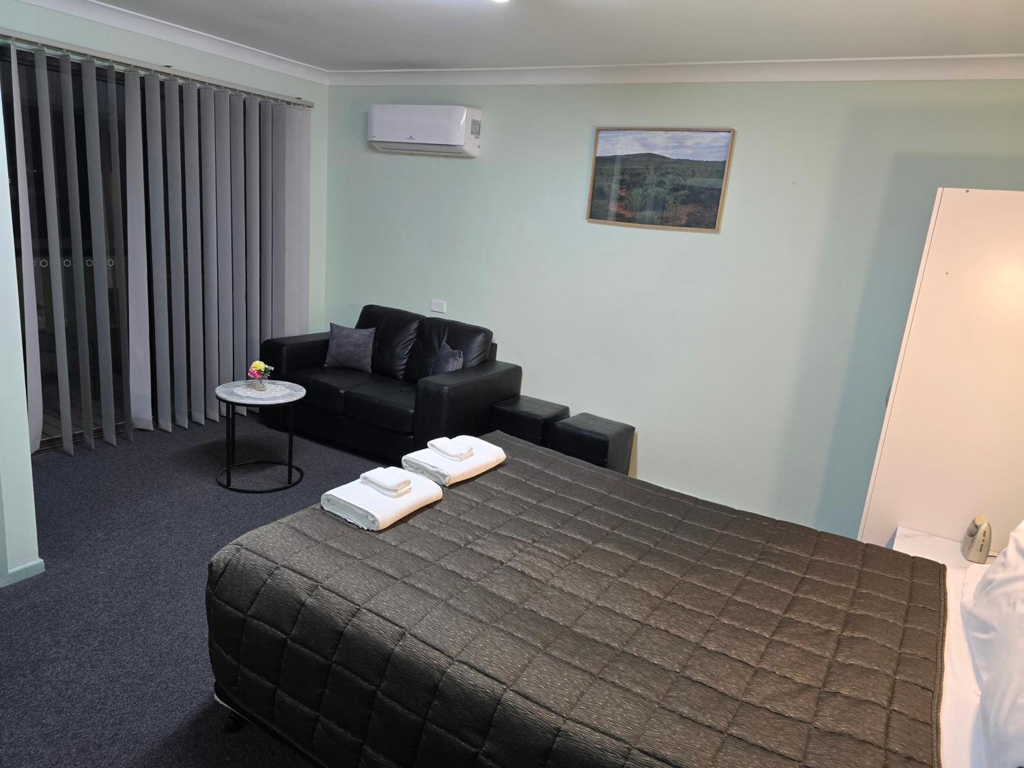 Lake Forbes Motel Extérieur photo