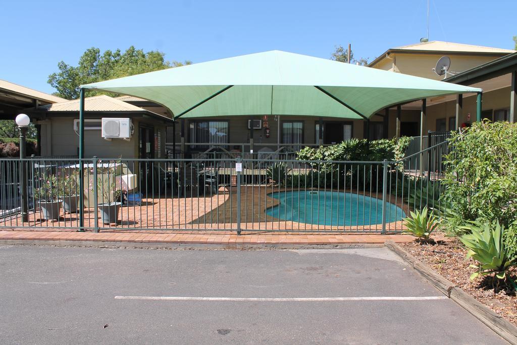 Lake Forbes Motel Extérieur photo