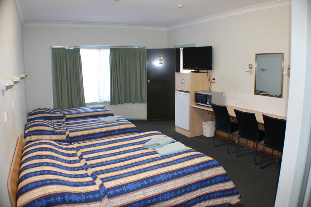 Lake Forbes Motel Extérieur photo