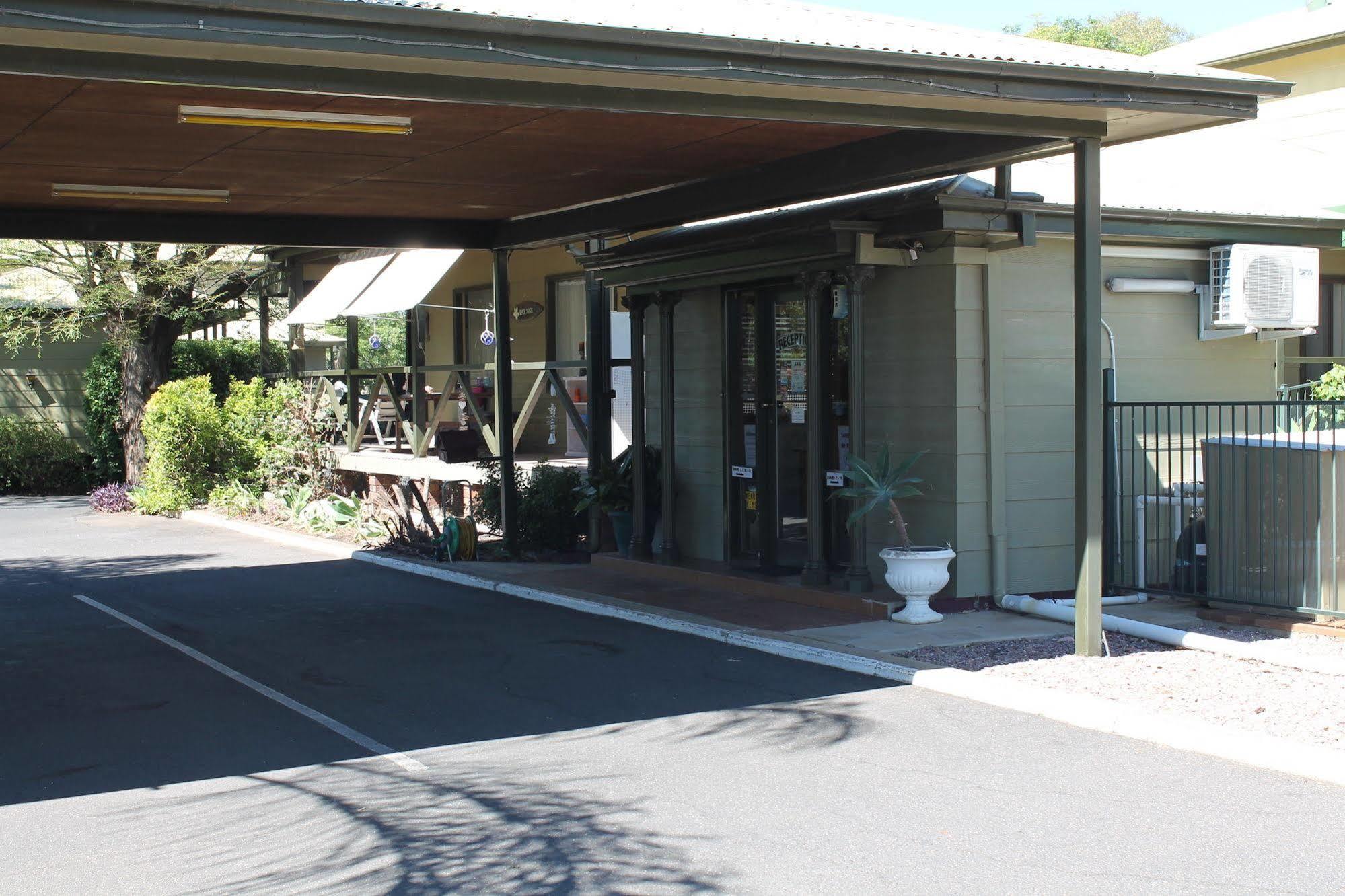 Lake Forbes Motel Extérieur photo