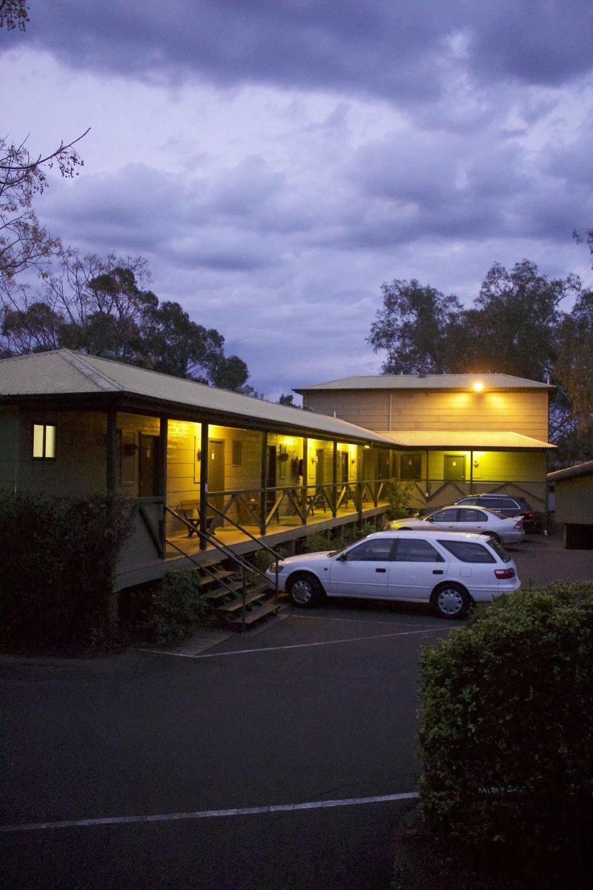 Lake Forbes Motel Extérieur photo