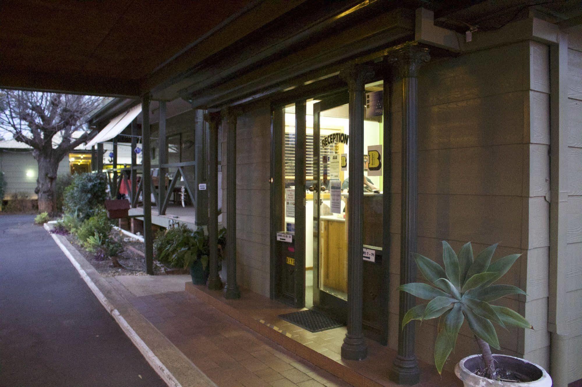 Lake Forbes Motel Extérieur photo