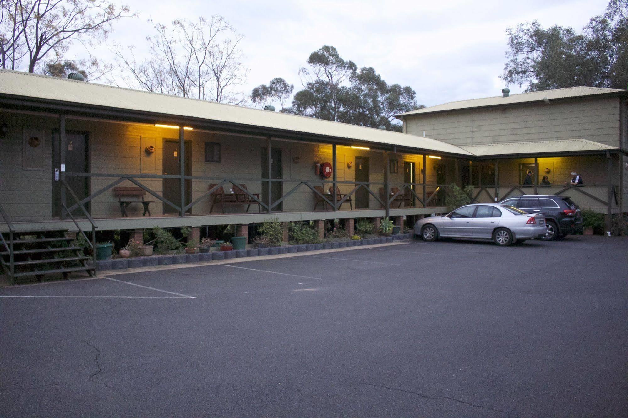 Lake Forbes Motel Extérieur photo